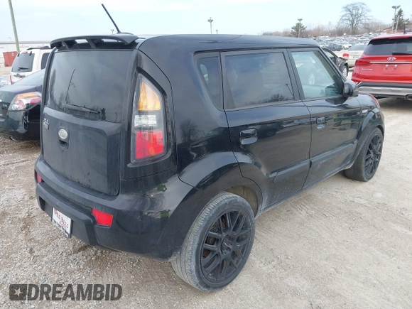 2010 Kia Soul + with VIN KNDJT2A28A7125814, listed as a IAAI auction lot 41808123 with 171,124 mi miles. Bid and sale history available at carsss.com. Image 4.