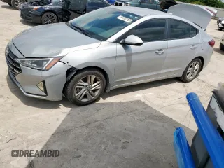 2020 Hyundai Elantra SEL z VIN KMHD84LF4LU026370, wystawiony jako Copart lot #59120255 z przebiegiem 59 861 mil mil oraz Czysty tytuł • Clean title. Historia ofert i sprzedaży dostępna na DreamBid. Obrazek 1.