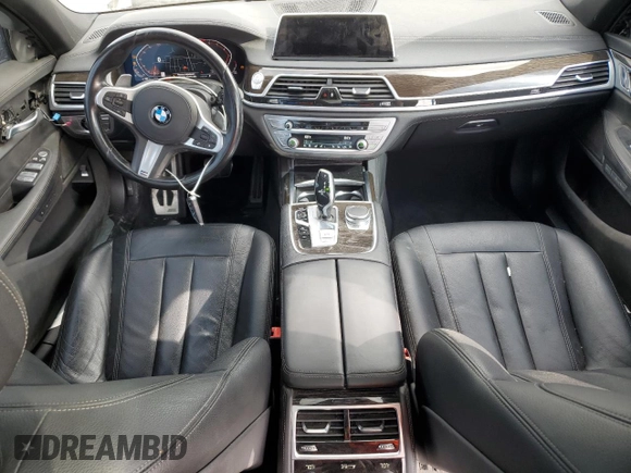 2022 BMW 7 Series 740i with VIN WBA7T2C02NCG97593, listed as a Copart auction lot 61861765 with 27,637 mi miles and Clean title. Bid and sale history available at DreamBid. Image 8.