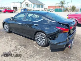 2024 Nissan Altima SV with VIN 1N4BL4DV1RN430851, listed as a IAAI auction lot 41814489 with 8,597 mi miles and . Bid and sale history available at DreamBid. Image 3.