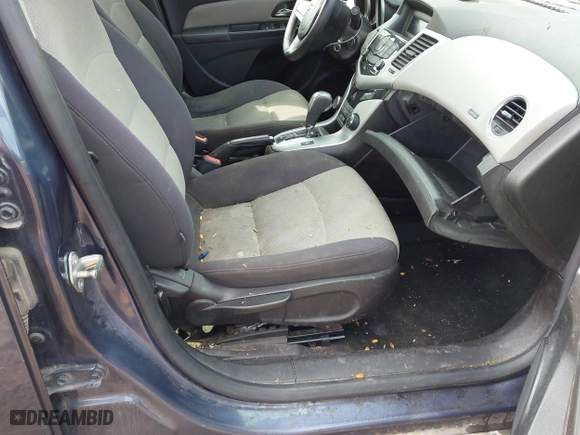 2014 Chevrolet Cruze LS with VIN 1G1PA5SH4E7148929, listed as a IAAI auction lot 41995641 with 176,229 mi miles. Bid and sale history available at carsss.com. Image 5.