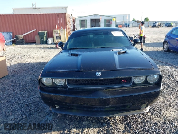 2010 Dodge Challenger R/T Classic z VIN 2B3CJ5DT1AH278254, wystawiony jako IAAI lot #42164074 z przebiegiem 188 834 mil mil oraz . Historia ofert i sprzedaży dostępna na DreamBid. Obrazek 12.