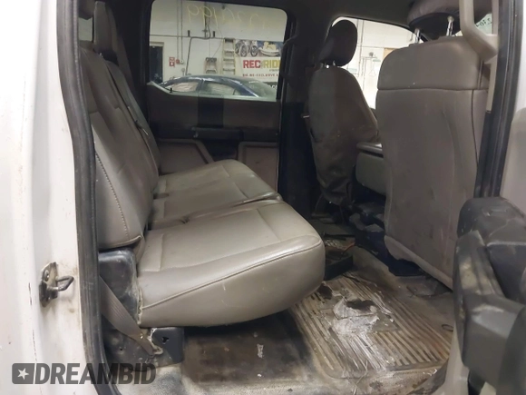 2018 Ford Super Duty F-250 SRW XL with VIN 1FT7W2B62JEB55938, listed as a IAAI auction lot 41236499 with 276,458 mi miles. Bid and sale history available at carsss.com. Image 8.