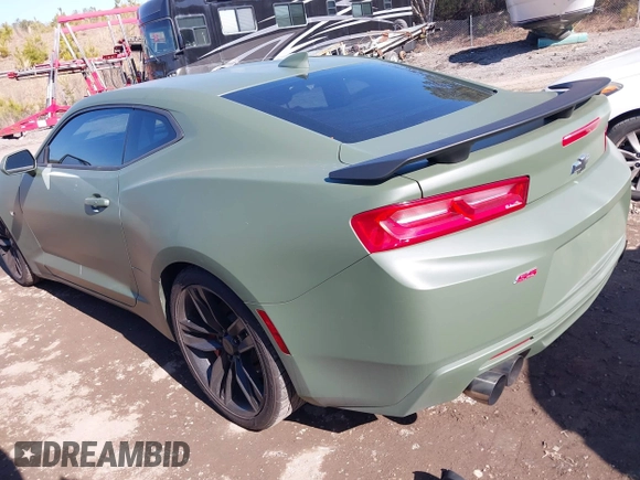 2017 Chevrolet Camaro 1SS z VIN 1G1FF1R72H0172498, wystawiony jako IAAI lot #41493053 z przebiegiem 115 465 mil mil oraz . Historia ofert i sprzedaży dostępna na DreamBid. Obrazek 3.