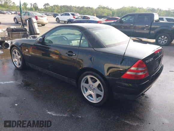 2000 Mercedes-Benz SLK-Class Kompressor with VIN WDBKK47F6YF165062, listed as a IAAI auction lot 42028279 with 105,707 mi miles. Bid and sale history available at carsss.com. Image 3.