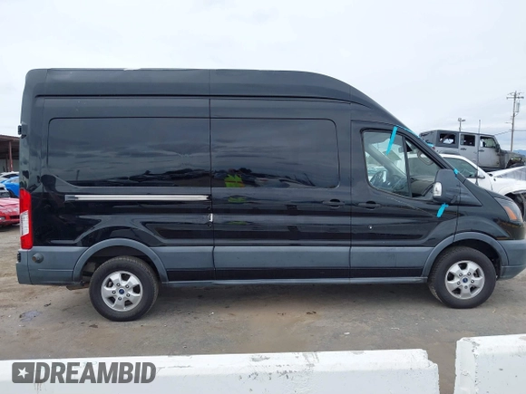 2017 Ford Transit z VIN 1FTYR2XM0HKB54687, wystawiony jako IAAI lot #41608746 z przebiegiem 57 744 mil mil oraz . Historia ofert i sprzedaży dostępna na DreamBid. Obrazek 13.