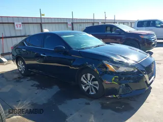 2020 Nissan Altima 2.5 S with VIN 1N4BL4BV2LC209412, listed as a IAAI auction lot 40852991 with 68,656 mi miles. Bid and sale history available at carsss.com. Image 13.