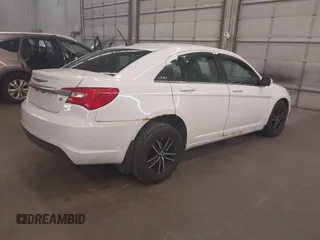 2013 Chrysler 200 Limited with VIN 1C3CCBCG5DN745686, listed as a IAAI auction lot 41850100 with 162,298 mi miles. Bid and sale history available at carsss.com. Image 4.