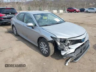 2022 Toyota Camry Hybrid LE with VIN 4T1C31AK9NU595842, listed as a IAAI auction lot 41764564 with 33,783 mi miles. Bid and sale history available at carsss.com. Image 1.