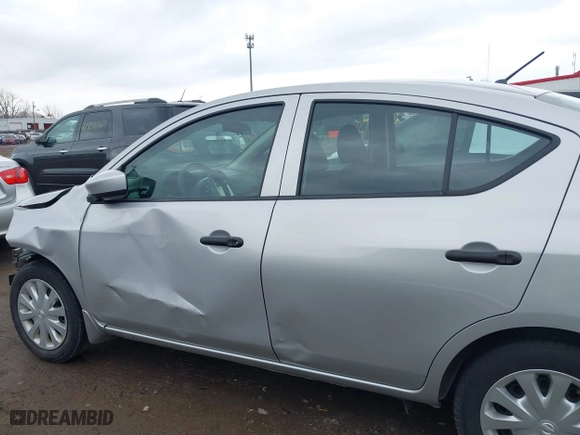 2019 Nissan Versa Sedan SV with VIN 3N1CN7AP1KL815688, listed as a IAAI auction lot 41955017 with 72,151 mi miles. Bid and sale history available at carsss.com. Image 15.