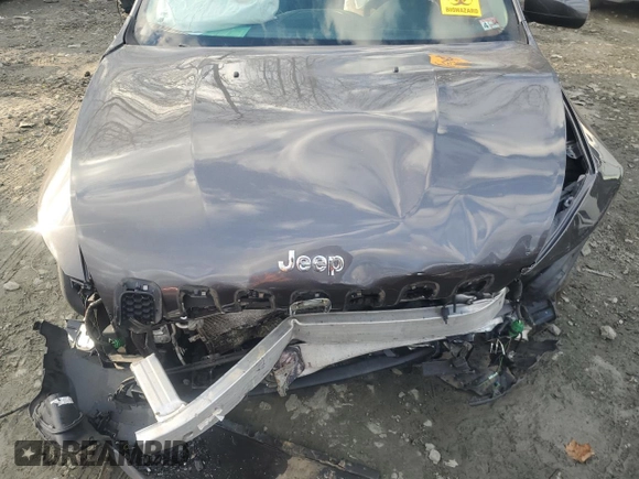 2018 Jeep Cherokee Latitude Plus with VIN 1C4PJMLXXJD547637, listed as a Copart auction lot 86063784 with Not provided miles and Salvage title. Bid and sale history available at DreamBid. Image 12.
