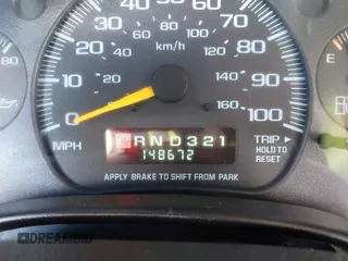 2001 Chevrolet Express with VIN 1GAHG39R211180863, listed as a IAAI auction lot 41855235 with 148,672 mi miles. Bid and sale history available at carsss.com. Image 7.