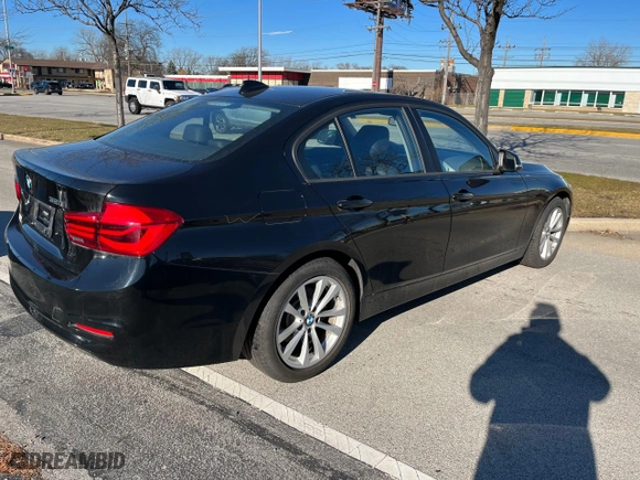 2018 BMW 3 Series 320i xDrive with VIN WBA8A3C5XJA491761, listed as a Copart auction lot 86257384 with 20,760 mi miles and Clean Title. Bid and sale history available at carsss.com. Image 4.