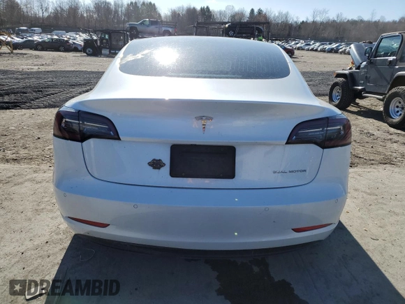 2020 Tesla Model 3 Long Range z VIN 5YJ3E1EB0LF628130, wystawiony jako Copart lot #50706955 z przebiegiem 67 384 mil mil oraz Szkoda całkowita • Salvage title. Historia ofert i sprzedaży dostępna na DreamBid. Obrazek 6.