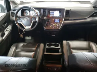 2019 Toyota Sienna SE с VIN 5TDEZ3DC3KS221691, выставлен на аукционе Copart как лот 68318484 с пробегом 59 319 миль миль и Списание • Salvage title. История ставок и продаж доступна на DreamBid. Изображение 8.