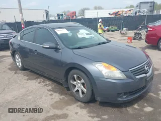 2008 Nissan Altima SE z VIN 1N4BL21E48C118218, wystawiony jako IAAI lot #39191437 z przebiegiem 196 190 mil mil oraz . Historia ofert i sprzedaży dostępna na DreamBid. Obrazek 1.