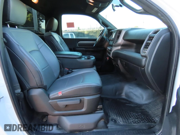 2021 Ram 2500 z VIN 3C7WR5AJ1MG658628, wystawiony jako Copart lot #79706414 z przebiegiem 21 146 mil mil oraz Szkoda całkowita • Salvage title. Historia ofert i sprzedaży dostępna na DreamBid. Obrazek 5.