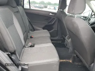 2021 Volkswagen Tiguan S z VIN 3VV0B7AX6MM023026, wystawiony jako Copart lot #60134345 z przebiegiem 98 196 mil mil oraz Szkoda całkowita • Salvage title. Historia ofert i sprzedaży dostępna na DreamBid. Obrazek 10.