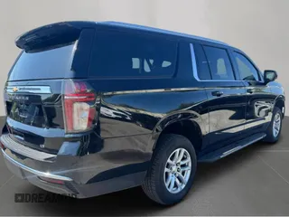 2021 Chevrolet Suburban LT z VIN 1GNSCCKD2MR303016, wystawiony jako Copart lot #57201425 z przebiegiem 244 286 mil mil oraz Czysty tytuł • Clean title. Historia ofert i sprzedaży dostępna na DreamBid. Obrazek 4.