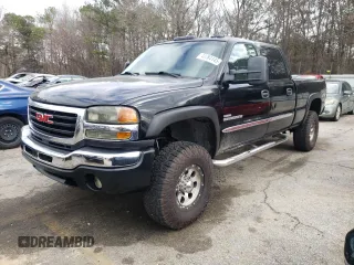 2003 GMC Sierra 2500HD SLT z VIN 1GTHK23153F211984, wystawiony jako Copart lot #43784145 z przebiegiem 271 609 mil mil oraz Czysty tytuł • Clean title. Historia ofert i sprzedaży dostępna na DreamBid. Obrazek 1.