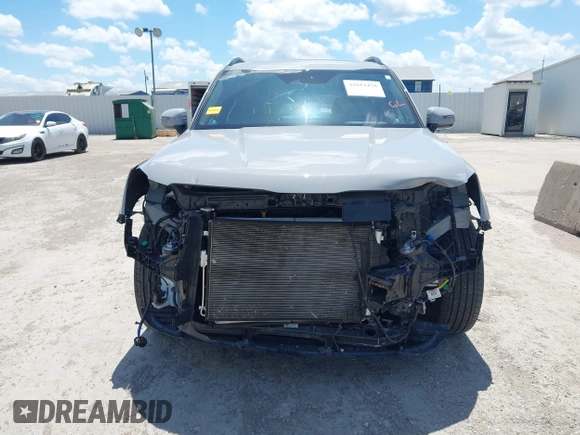 2024 Kia Telluride SX Prestige X-Pro with VIN 5XYP5DGC1RG467748, listed as a IAAI auction lot 42613478 with 21,129 mi miles and . Bid and sale history available at DreamBid. Image 6.