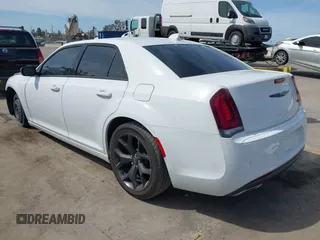 2021 Chrysler 300 with VIN 2C3CCABG5MH533004, listed as a IAAI auction lot 41916640 with 72,720 mi miles. Bid and sale history available at carsss.com. Image 3.