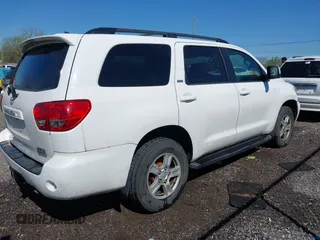 2013 Toyota Sequoia SR5 with VIN 5TDBY5G10DS082330, listed as a IAAI auction lot 42044984 with 285,974 mi miles. Bid and sale history available at carsss.com. Image 4.