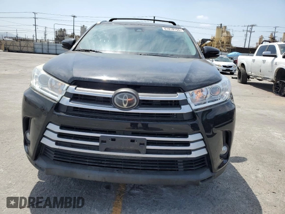 2018 Toyota Highlander SE with VIN 5TDKZRFH1JS537037, listed as a Copart auction lot 61818155 with 92,927 mi miles and Salvage title. Bid and sale history available at DreamBid. Image 5.