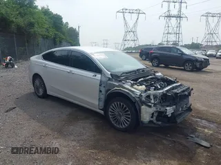 2013 Ford Fusion Titanium with VIN 3FA6P0K97DR122321, listed as a IAAI auction lot 42501592 with 204,264 mi miles and . Bid and sale history available at DreamBid. Image 1.