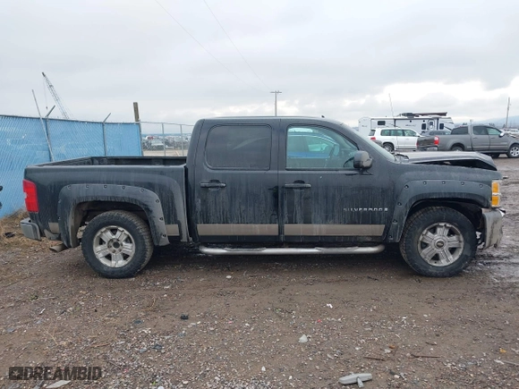 2008 Chevrolet Silverado 1500 LTZ with VIN 3GCEK13JX8G219680, listed as a IAAI auction lot 40938625 with 260,432 mi miles. Bid and sale history available at carsss.com. Image 14.