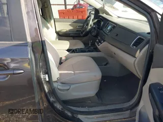 2017 Kia Sedona LX with VIN KNDMB5C11H6230541, listed as a IAAI auction lot 42034761 with 171,495 mi miles. Bid and sale history available at carsss.com. Image 5.