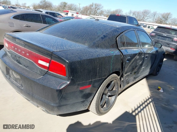 2013 Dodge Charger SE with VIN 2C3CDXBG9DH681172, listed as a IAAI auction lot 41761125 with 117,040 mi miles. Bid and sale history available at carsss.com. Image 4.