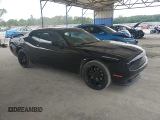 2016 Dodge Challenger SXT z VIN 2C3CDZAG7GH317012, wystawiony jako Copart lot #55610745 z przebiegiem 106 917 mil mil oraz Szkoda całkowita • Salvage title. Historia ofert i sprzedaży dostępna na DreamBid. Obrazek 4.