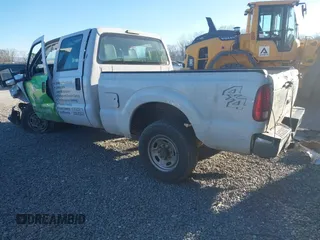 2015 Ford Super Duty F-250 SRW Lariat with VIN 1FT7W2B68FEA26013, listed as a IAAI auction lot 41528281 with 166,947 mi miles. Bid and sale history available at carsss.com. Image 3.