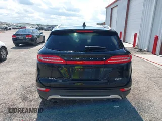 2017 Lincoln MKC Premiere с VIN 5LMCJ1C91HUL49790, выставлен на аукционе IAAI как лот 42422005 с пробегом 99 093 миль миль и . История ставок и продаж доступна на DreamBid. Изображение 16.