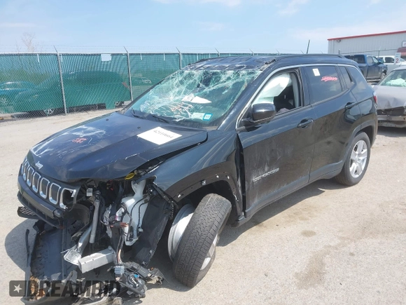 2022 Jeep Compass Latitude with VIN 3C4NJCBB6NT229649, listed as a IAAI auction lot 42110664 with 19,866 mi miles and . Bid and sale history available at DreamBid. Image 2.