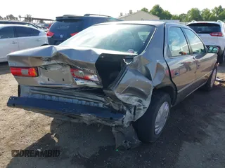 1997 Toyota Camry LE z VIN 4T1BF22K1VU025776, wystawiony jako IAAI lot #42270137 z przebiegiem 168 299 mil mil oraz . Historia ofert i sprzedaży dostępna na DreamBid. Obrazek 4.