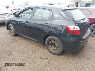2009 Toyota Matrix z VIN 2T1KU40E49C050659, wystawiony jako IAAI lot #42392884 z przebiegiem 259 257 mil mil oraz . Historia ofert i sprzedaży dostępna na DreamBid. Obrazek 3.