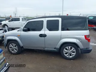 2010 Honda Element EX with VIN 5J6YH2H7XAL001627, listed as a IAAI auction lot 41961495 with 280,088 mi miles and . Bid and sale history available at DreamBid. Image 14.