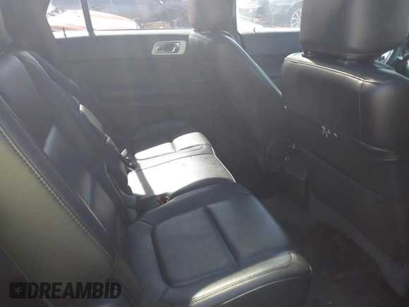2014 Ford Explorer XLT z VIN 1FM5K8D87EGA15409, wystawiony jako IAAI lot #41768883 z przebiegiem 121 207 mil mil oraz . Historia ofert i sprzedaży dostępna na DreamBid. Obrazek 8.