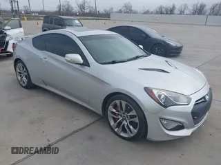 2013 Hyundai Genesis Coupe Track z VIN KMHHU6KJ5DU111864, wystawiony jako IAAI lot #41554926 z przebiegiem 108 730 mil mil oraz . Historia ofert i sprzedaży dostępna na DreamBid. Obrazek 1.
