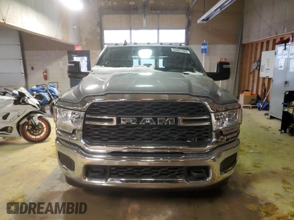 2024 Ram 3500 Tradesman with VIN 3C63RRGL9RG242843, listed as a Copart auction lot 84897484 with 827 mi miles and Salvage Title. Bid and sale history available at carsss.com. Image 5.