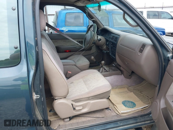 1998 Toyota Tacoma with VIN 4TAWN72N8WZ008439, listed as a IAAI auction lot 42000059 with 197,960 mi miles and . Bid and sale history available at DreamBid. Image 5.