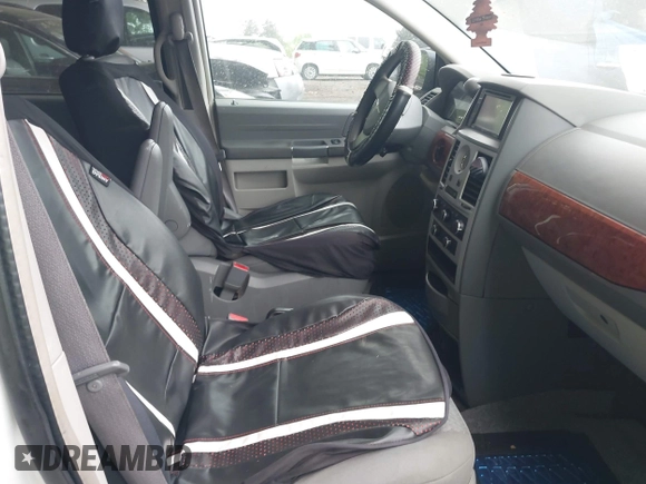 2009 Chrysler Town & Country LX with VIN 2A8HR44E39R606779, listed as a IAAI auction lot 42059256 with 177,228 mi miles and . Bid and sale history available at DreamBid. Image 5.