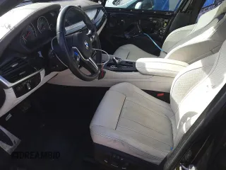 2018 BMW X5 M z VIN 5YMKT6C5XJ0Y83320, wystawiony jako Copart lot #69902062 z przebiegiem 38 383 mil mil oraz . Historia ofert i sprzedaży dostępna na DreamBid. Obrazek 7.