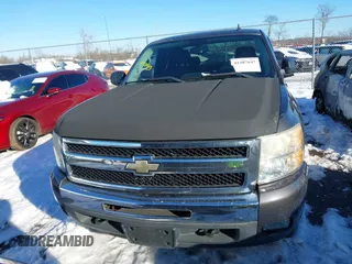 2010 Chevrolet Silverado 1500 LT with VIN 1GCSCSE00AZ153124, listed as a IAAI auction lot 41307647 with 174,991 mi miles and . Bid and sale history available at DreamBid. Image 13.