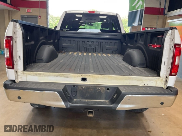 2020 Ford F-150 XL z VIN 1FTFX1E47LKD53321, wystawiony jako IAAI lot #42297644 z przebiegiem 125 657 mil mil oraz . Historia ofert i sprzedaży dostępna na DreamBid. Obrazek 1.