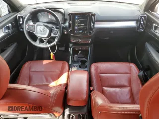 2019 Volvo XC40 Momentum z VIN YV4AC2HK8K2072999, wystawiony jako Copart lot #45344975 z przebiegiem 108 305 mil mil oraz Nie do naprawy • Non repairable. Historia ofert i sprzedaży dostępna na DreamBid. Obrazek 8.