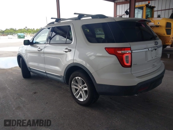 2011 Ford Explorer XLT with VIN 1FMHK7D82BGA02599, listed as a IAAI auction lot 42190995 with 214,146 mi miles and . Bid and sale history available at carsss.com. Image 3.