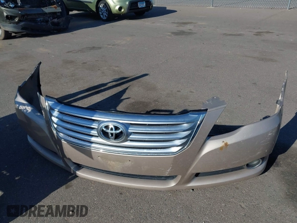 2008 Toyota Avalon XL z VIN 4T1BK36B48U256087, wystawiony jako IAAI lot #42186677 z przebiegiem 191 974 mil mil oraz . Historia ofert i sprzedaży dostępna na DreamBid. Obrazek 12.